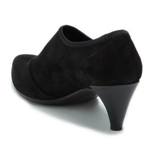 ecco shape 45 sleek slip on